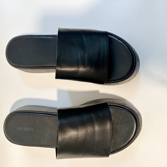 Platform sandals Women’s size 6.5 Forever 21 Black slides - Picture 2 of 8